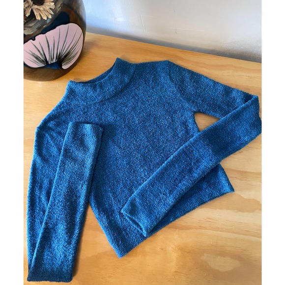 Double Zero soft turtleneck cropped sweater SMALL - Picture 2 of 5